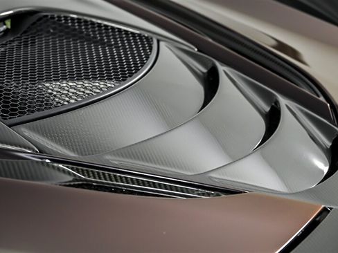 Used 2018 McLaren 720S RWD image 19