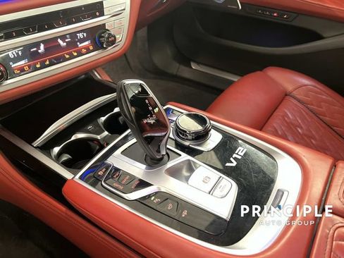 Used 2021 BMW M760i xDrive image 25
