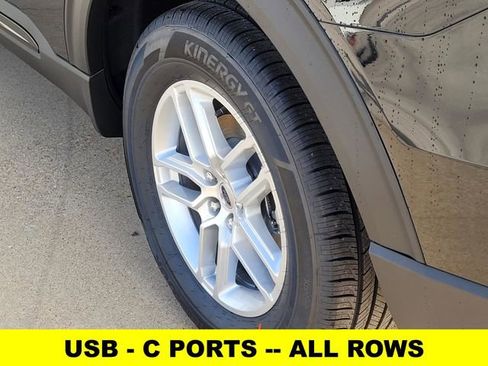 New 2026 Ford Explorer Active image 7