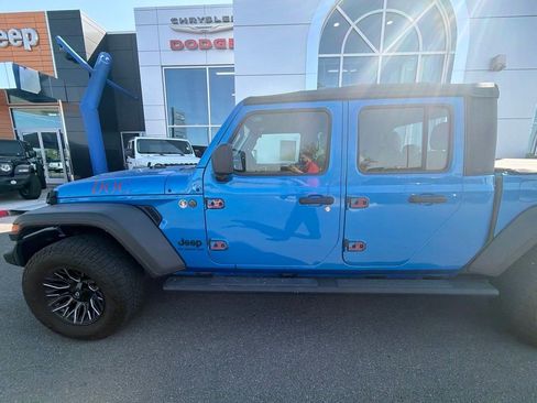 Used 2022 Jeep Gladiator Sport AWD/4WD image 22