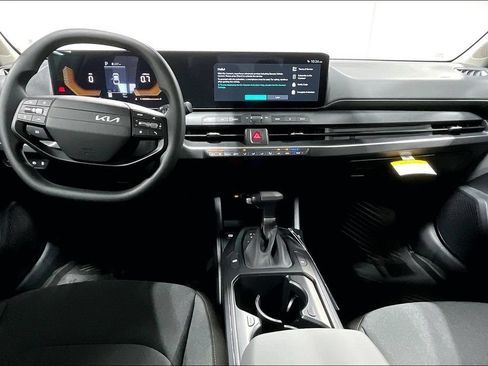 Used 2026 Kia K4 FWD image 6