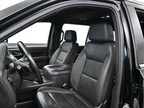 Used 2024 Chevrolet Suburban LT RWD image 10