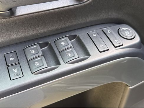 Used 2018 Chevrolet Silverado 1500 LT image 17