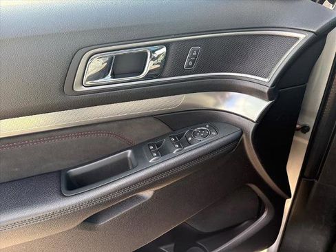 Certified 2019 Ford Explorer XLT w/ Equipment Group 202A image 16