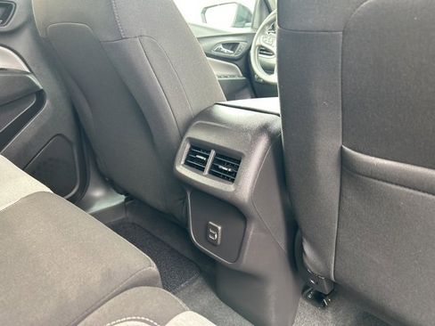 Used 2024 Chevrolet Equinox LT image 14