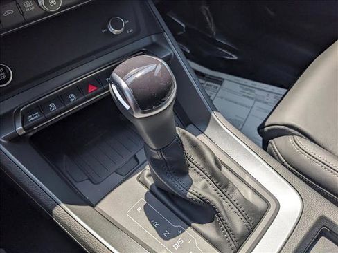 New 2025 Audi Q3 2.0T Premium image 11