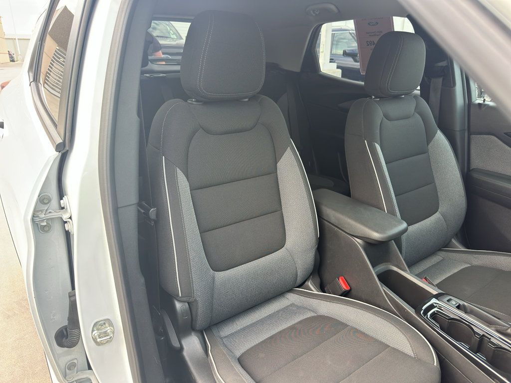 Used 2025 Chevrolet TrailBlazer LT FWD image 27