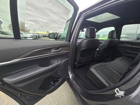 New 2025 Jeep Grand Cherokee Limited AWD/4WD image 19