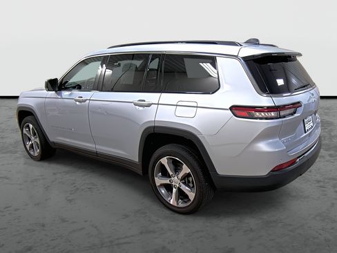 Used 2025 Jeep Grand Cherokee L Limited w/ Luxury Tech Group II AWD/4WD image 2
