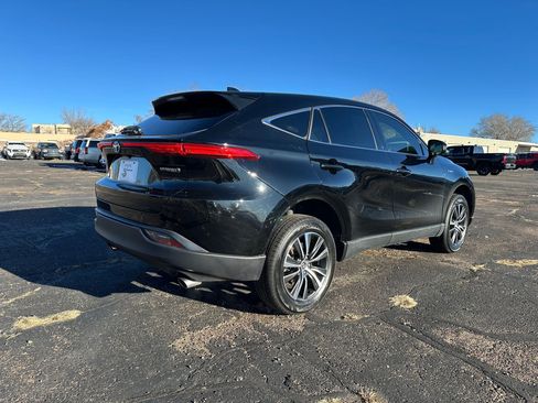 Used 2021 Toyota Venza LE image 8