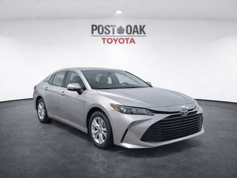 Used 2025 Toyota Camry LE image 1