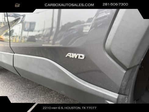 Used 2020 Toyota RAV4 XLE AWD/4WD image 29