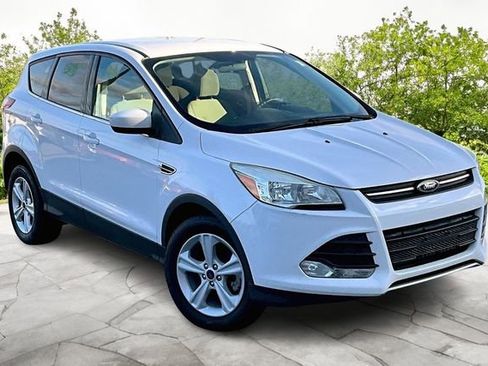 Used 2015 Ford Escape SE image 10