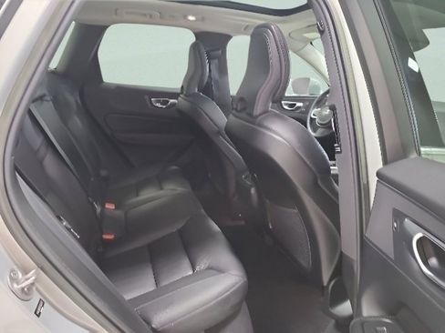 Used 2023 Volvo XC60 B5 Plus AWD/4WD image 16