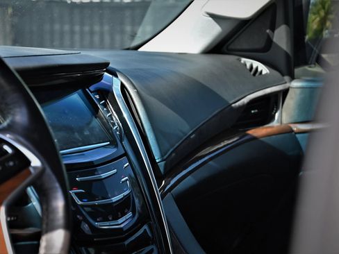 Used 2019 Cadillac Escalade ESV Premium Luxury AWD/4WD image 10