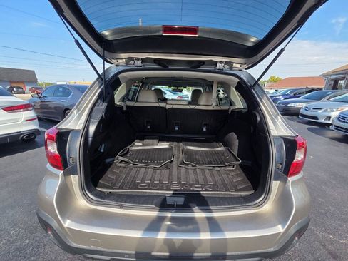 Used 2018 Subaru Outback 2.5i Limited AWD/4WD image 16