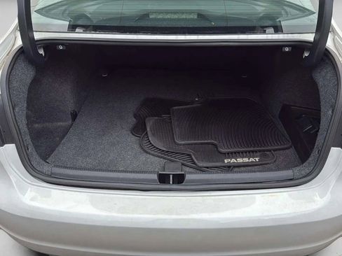 Used 2013 Volkswagen Passat TDI SE image 15