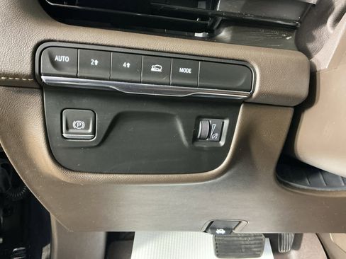 Used 2022 Cadillac Escalade Premium Luxury image 39