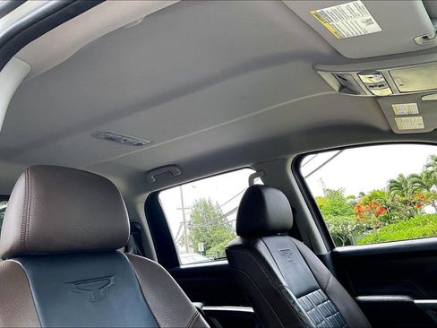Used 2018 Nissan Titan Platinum Reserve w/ Platinum Utility Package AWD/4WD image 17