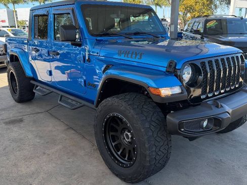 Used 2021 Jeep Gladiator Sport AWD/4WD image 3