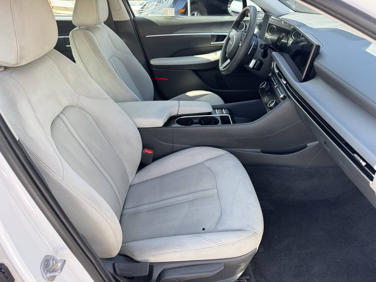 Used 2025 Hyundai Sonata SEL FWD image 16
