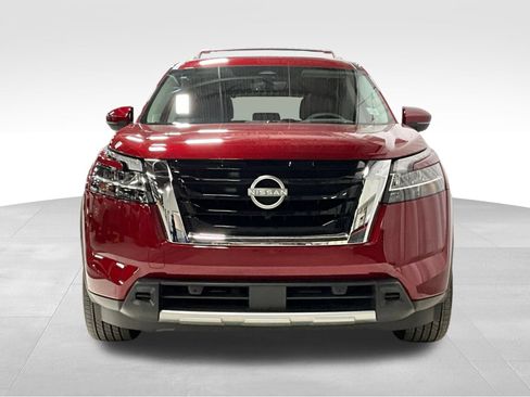 Used 2024 Nissan Pathfinder Platinum w/ Cargo Package AWD/4WD image 3