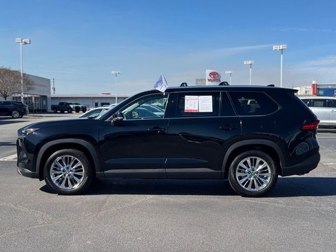 Used 2024 Toyota Grand Highlander AWD image 8