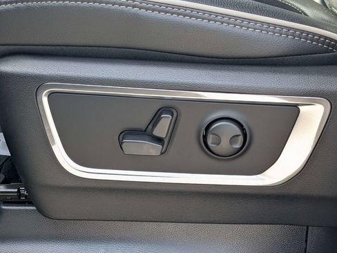 New 2026 RAM 1500 Laramie AWD/4WD image 19