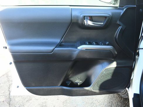 Certified 2021 Toyota Tacoma TRD Off-Road image 13