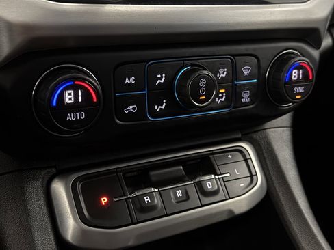 Used 2020 GMC Acadia SLE image 40