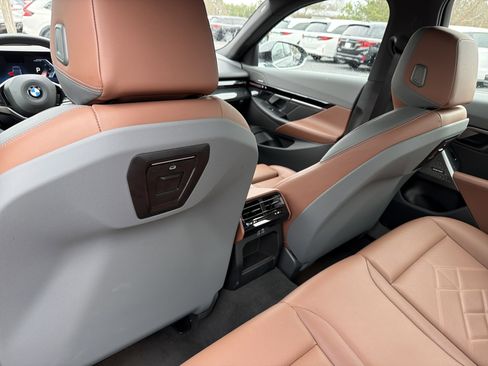 Certified 2025 BMW 530i w/ Premium Package image 23