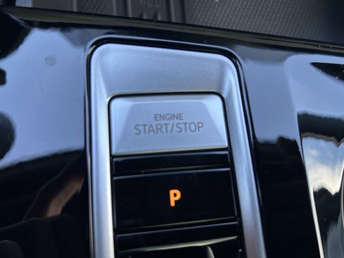 Certified 2025 Volkswagen Atlas Cross Sport SEL Premium R-Line image 21