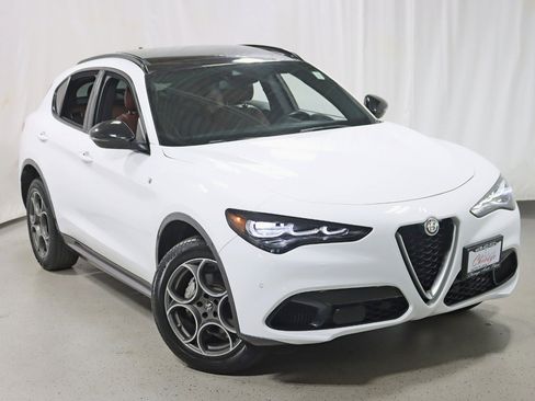 Used 2024 Alfa Romeo Stelvio Ti AWD/4WD image 7