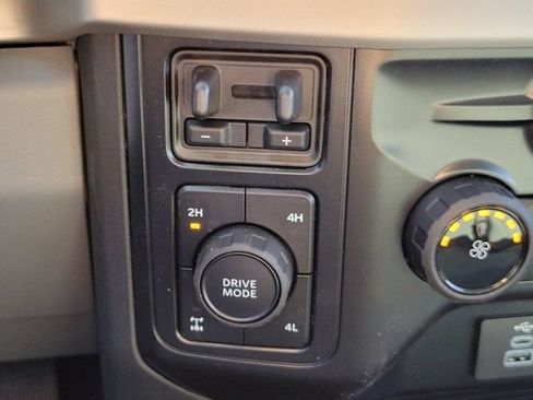 New 2026 Ford F250 XLT w/ FX4 Off-Road Package AWD/4WD image 21