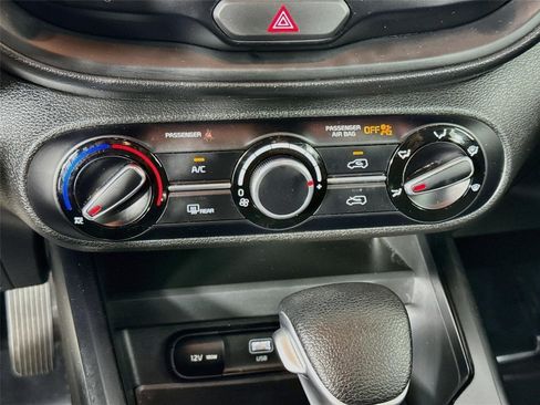 Used 2024 Kia Soul LX w/ Option Group 015 FWD image 17