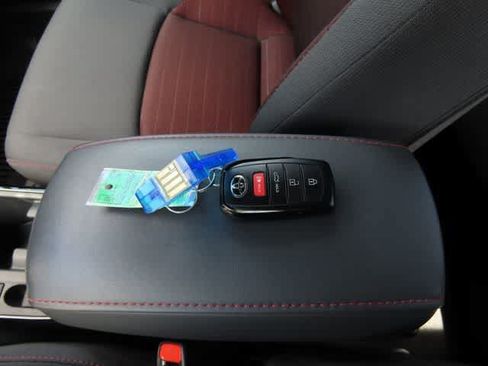 Used 2025 Toyota Corolla SE w/ Convenience Package FWD image 25