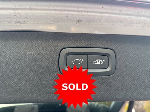 Certified 2023 Volvo XC90 B6 Ultimate w/ Lounge Package image 9