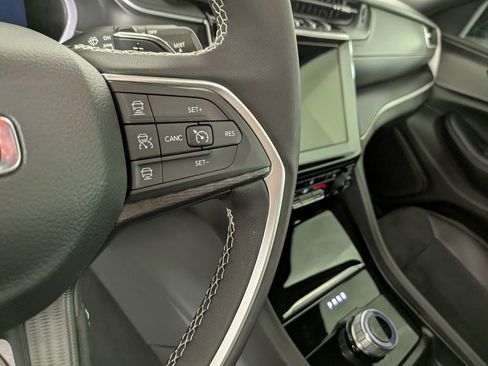 Certified 2024 Jeep Grand Cherokee Altitude image 25