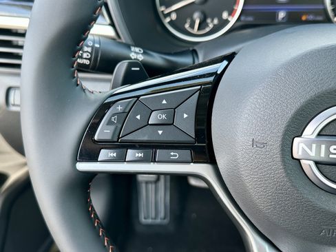 Used 2025 Nissan Altima 2.5 SR w/ SR Premium Package image 26