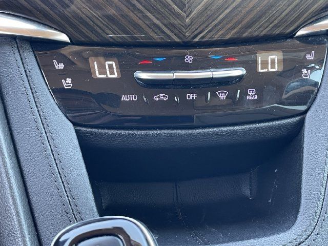 Used 2022 Cadillac XT6 Premium Luxury w/ Platinum Package AWD/4WD image 20