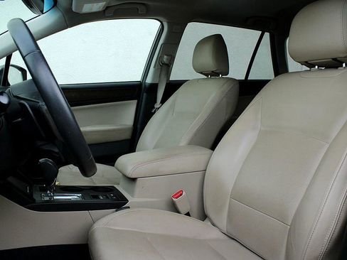 Used 2017 Subaru Outback 3.6R Limited image 10