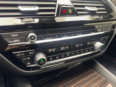 Used 2020 BMW M550i xDrive w/ Executive Package image 67