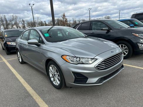Used 2020 Ford Fusion SE image 12