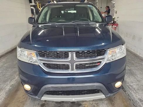 Used 2015 Dodge Journey SXT w/ Flexible Seating Group image 2