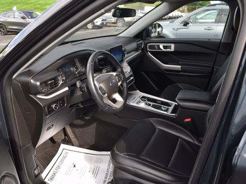 Used 2023 Ford Explorer XLT w/ Equipment Group 202A AWD/4WD image 10