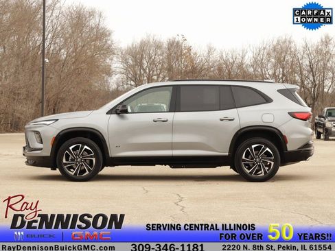 Used 2025 Buick Enclave Sport Touring image 4