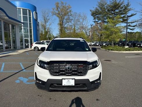Used 2024 Honda Passport TrailSport image 3