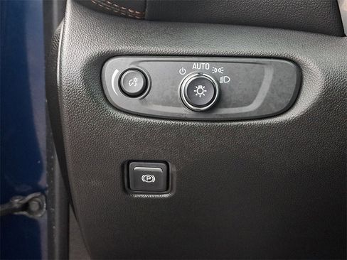 Used 2023 Chevrolet Blazer Premier image 30