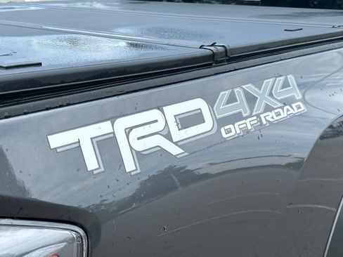 Used 2020 Toyota Tacoma TRD Off-Road w/ TRD Premium Off Road Package AWD/4WD image 20