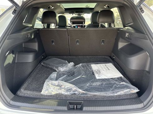 New 2026 Volkswagen Tiguan SE R-Line image 6